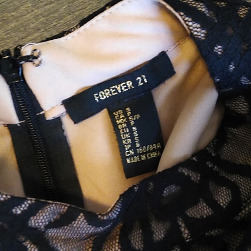 Forever 21 black and nude dress - Picture 3 of 3